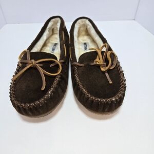Minnetonka Woman's Cally 4011 chocolate sz 10M